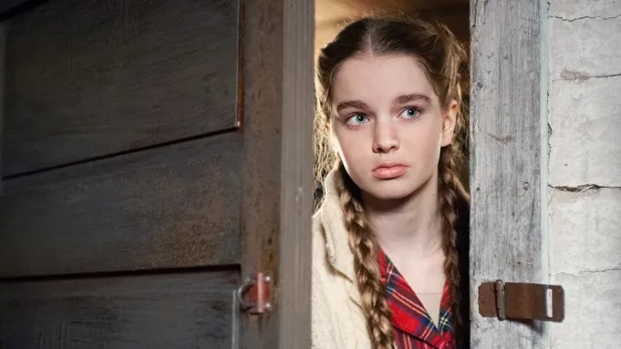 Summer H. Howell in Talks for Mike Flanagan’s ‘Carrie’ Series