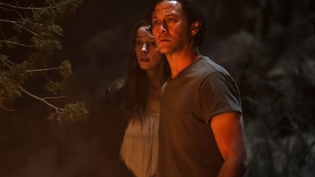 Joseph Gordon-Levitt and Phoebe Dynevor Star in ‘Pendulum’